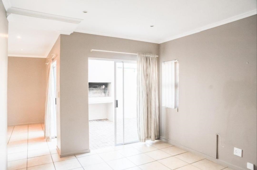3 Bedroom Property for Sale in Villa Diamante Western Cape